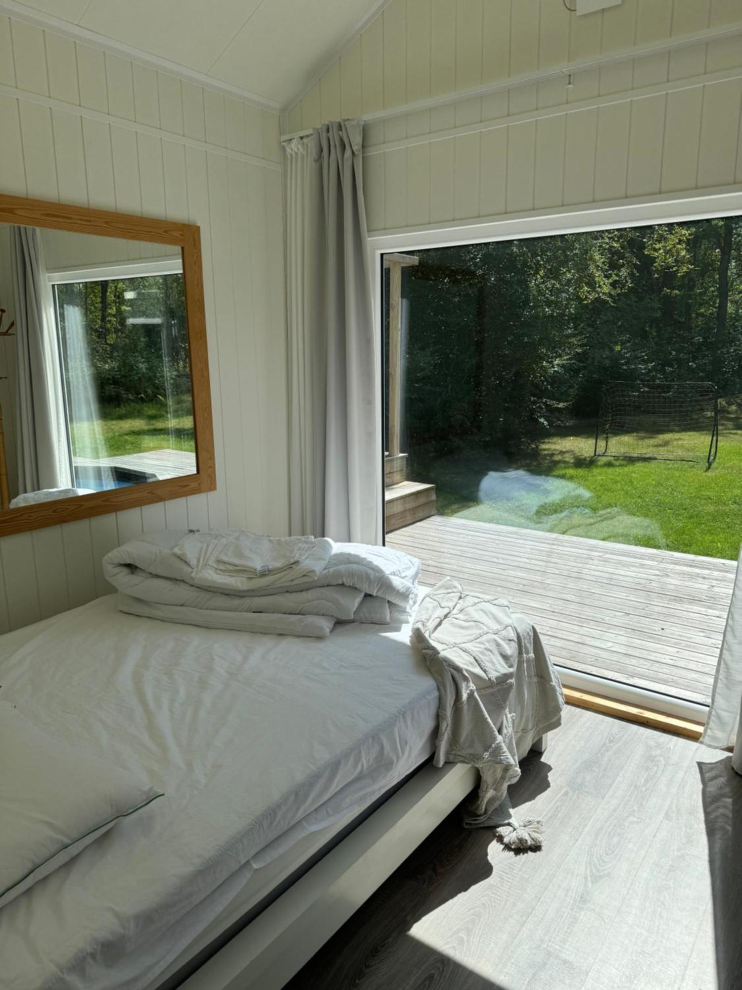 Cabin In The Forest With Spa Bath Västra Torup Eksteriør billede