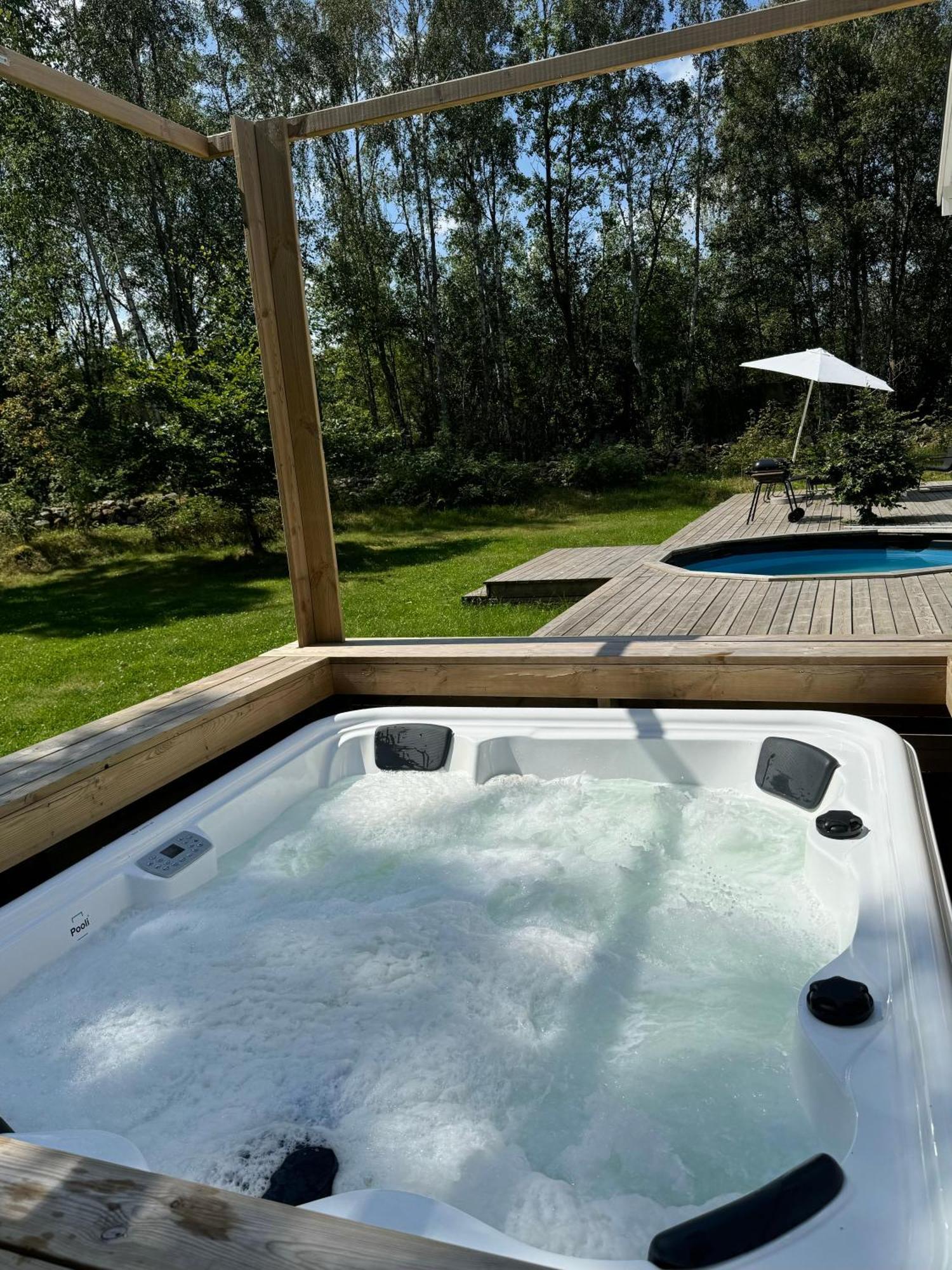 Cabin In The Forest With Spa Bath Västra Torup Eksteriør billede