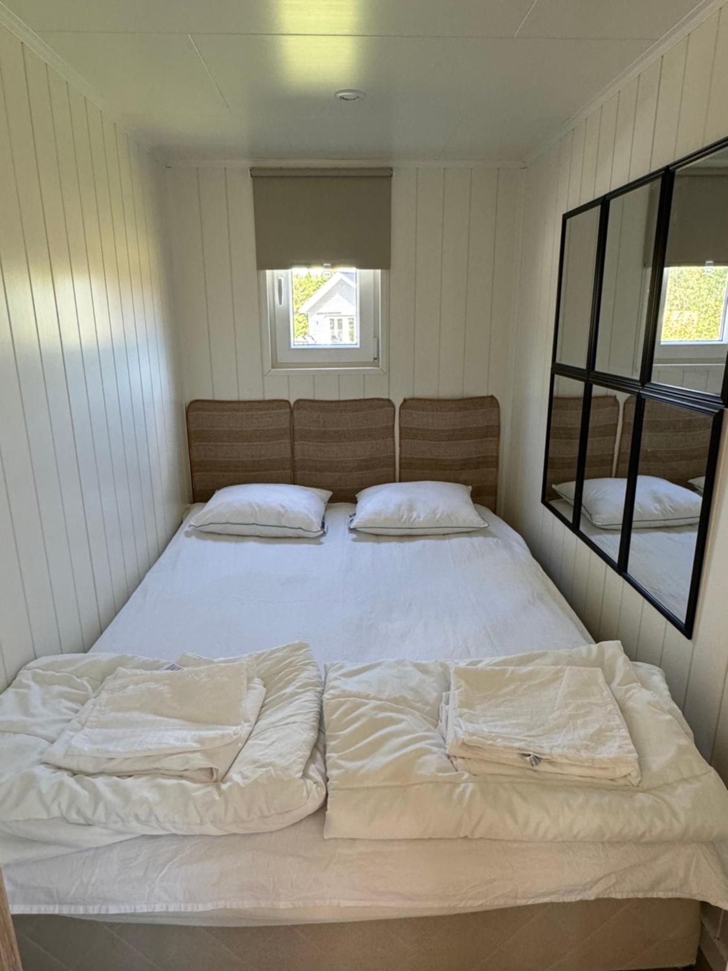Cabin In The Forest With Spa Bath Västra Torup Eksteriør billede